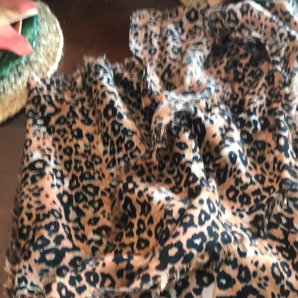 20x 76 Leopard Artizia Wool Scarf